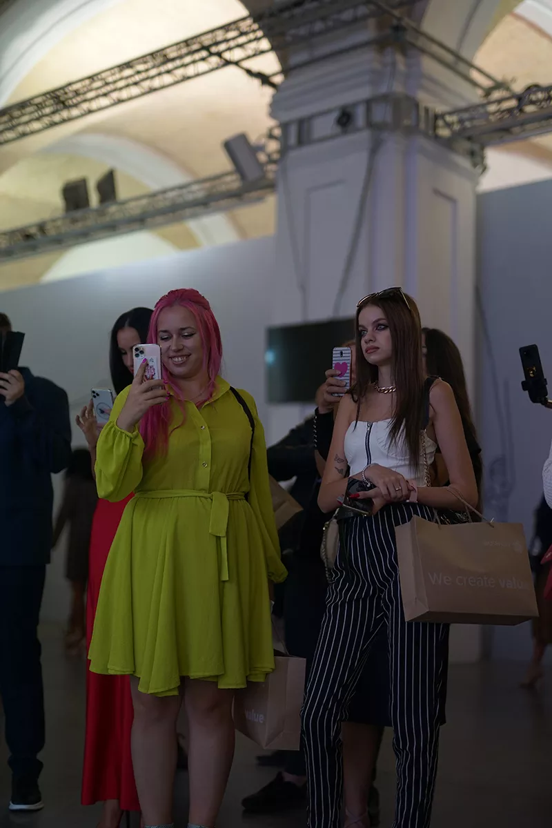 Frameless Exhibition At Ukrainian Fashion Week 6